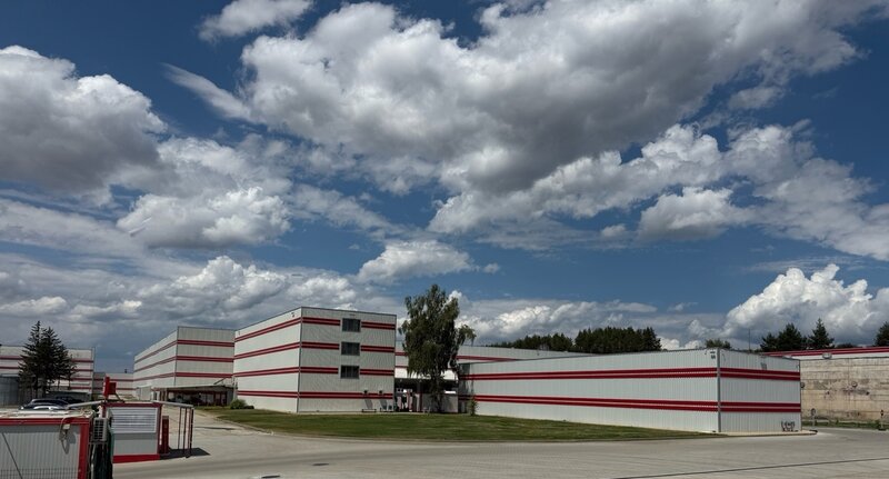 Bulgaria, Sofia, satul Stolnik, comuna Elin Pelin, vanzare baza logistica