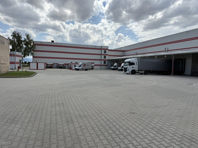 Bulgaria, Sofia, satul Stolnik, comuna Elin Pelin, vanzare baza logistica
