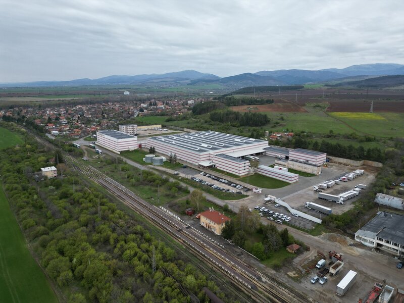 Bulgaria, Sofia, satul Stolnik, comuna Elin Pelin, vanzare baza logistica