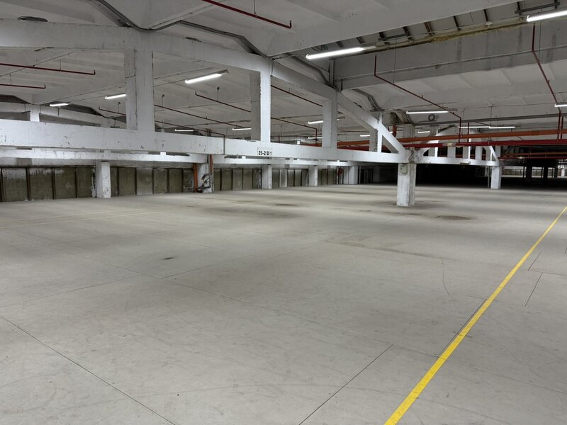 Bulgaria, Sofia, satul Stolnik, comuna Elin Pelin, vanzare baza logistica