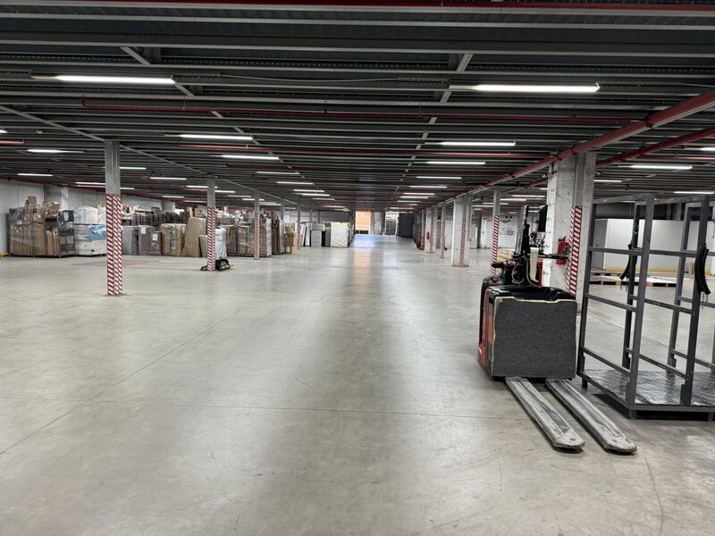 Bulgaria, Sofia, satul Stolnik, comuna Elin Pelin, vanzare baza logistica